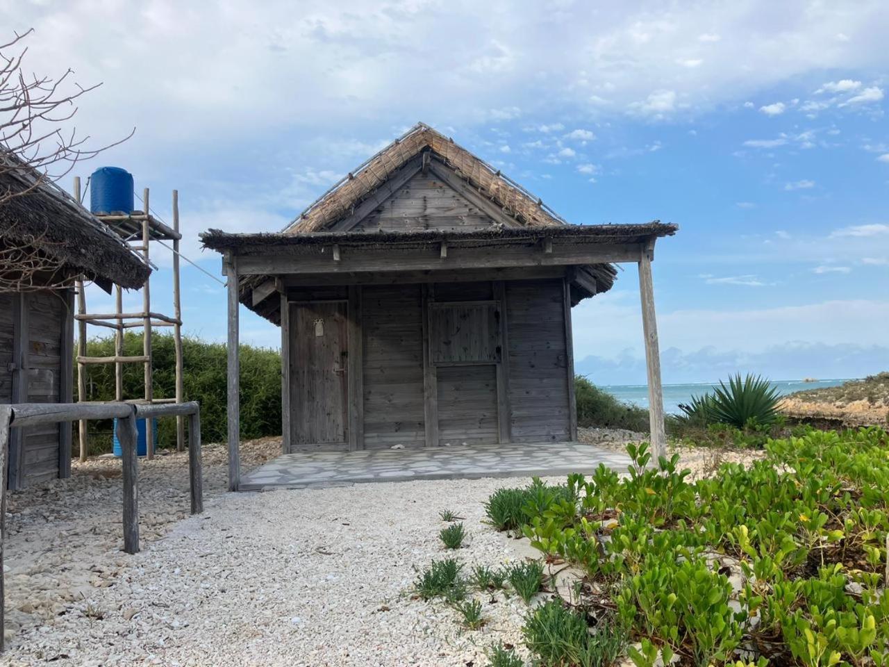 Vazaha Vezo Acomodação com café da manhã Andavadoaka Exterior foto